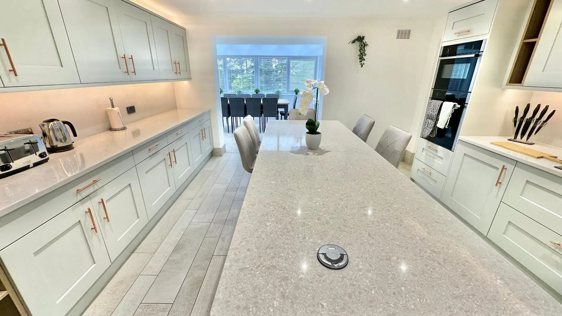 5 Bed House - Pool - Hot Tub - Sauna - Pool Table - Near New Forest - Sleeps 12 Ringwood Holiday home